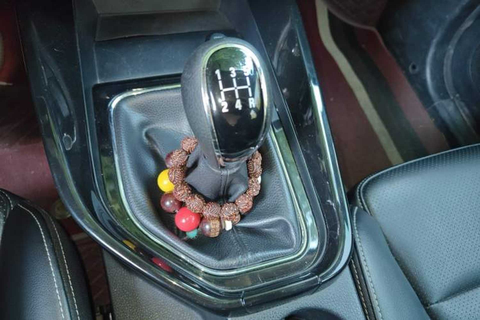 Used Dongfeng Fengon S560 2018 1.8L Manual Urban Model 7 Seats Gear Lever