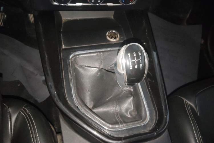 Used Dongfeng Fengon S560 2018 1.8L Manual Elite 7-Seater Gear Lever