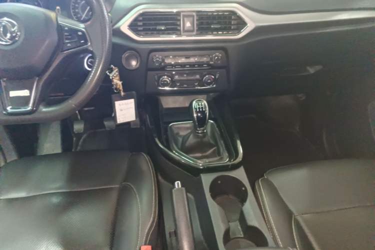 Used Dongfeng Fengon S560 2018 1.8L Manual Urban Model 7 Seats Gear Lever