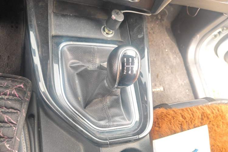Used Dongfeng Fengon S560 2018 1.8L Manual Urban Model 5 Seats Gear Lever
