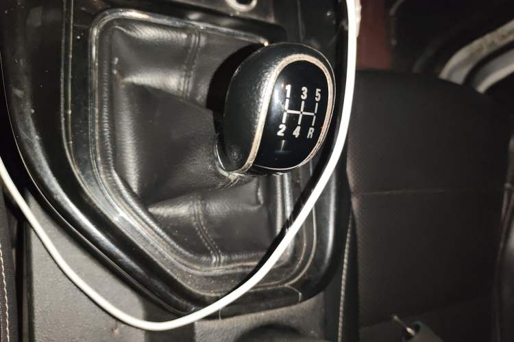 Used Dongfeng Fengon S560 2018 1.8L Manual Urban Model 7 Seats Gear Lever