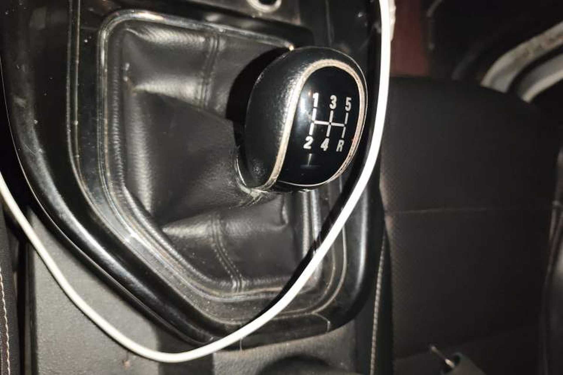 Used Dongfeng Fengon S560 2018 1.8L Manual Urban Model 7 Seats Gear Lever