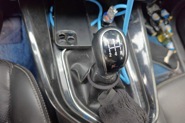 Used Dongfeng Fengon S560 2018 1.8L Manual Urban Model 7 Seats Gear Lever