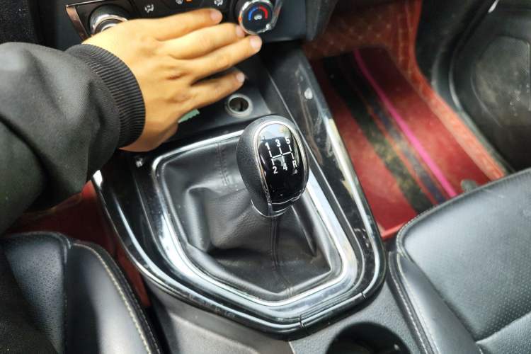Used Dongfeng Fengon S560 2018 1.8L Manual Comfort 5-Seater China V Standard Gear Lever