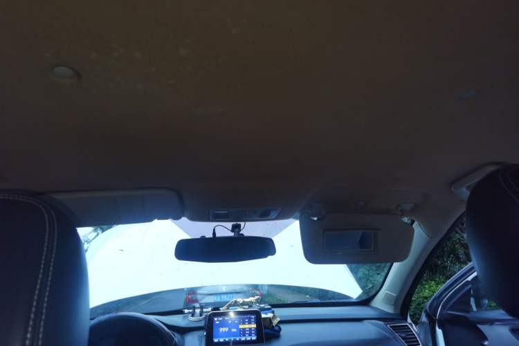 Used Dongfeng Fengon S560 2018 1.8L CVT Elite Model 7 Seats Headliner