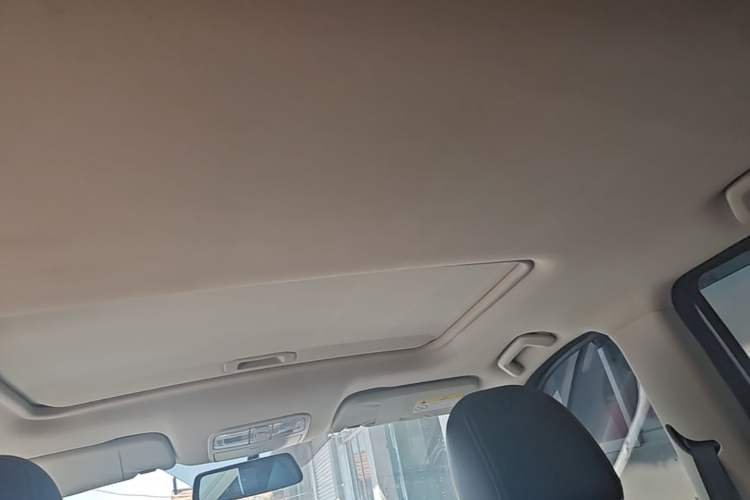 Used Dongfeng Fengon S560 2018 1.8L Manual Comfort 7-Seater Headliner