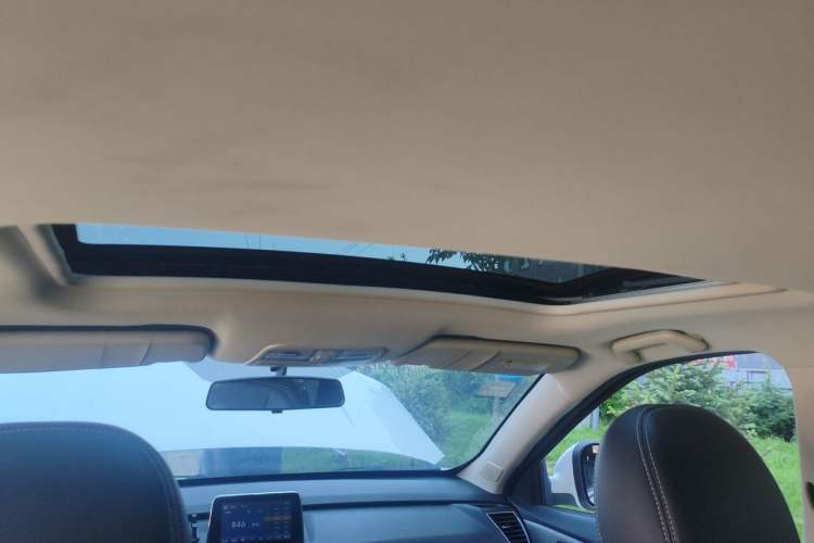 Used Dongfeng Fengon S560 2018 1.8L Manual Comfort 7-Seater Headliner