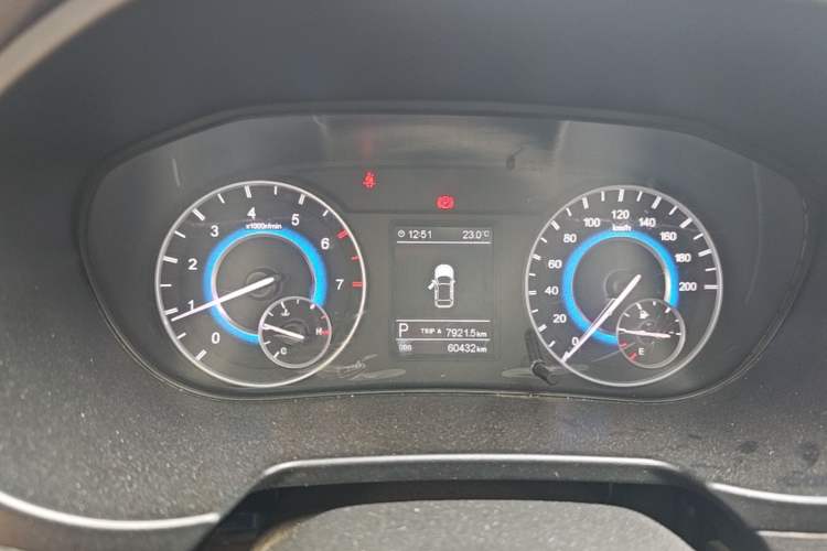 Used Dongfeng Fengon S560 2018 1.8L CVT Elite Model 7 Seats Instrument Cluster