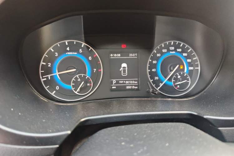 Used Dongfeng Fengon S560 2018 1.8L CVT Comfort Model 7 Seats Instrument Cluster