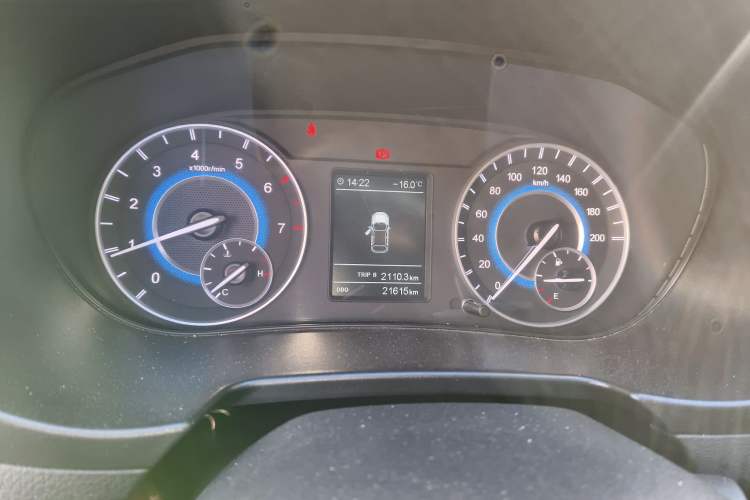 Used Dongfeng Fengon S560 2018 1.8L Manual Urban Model 7 Seats Instrument Cluster