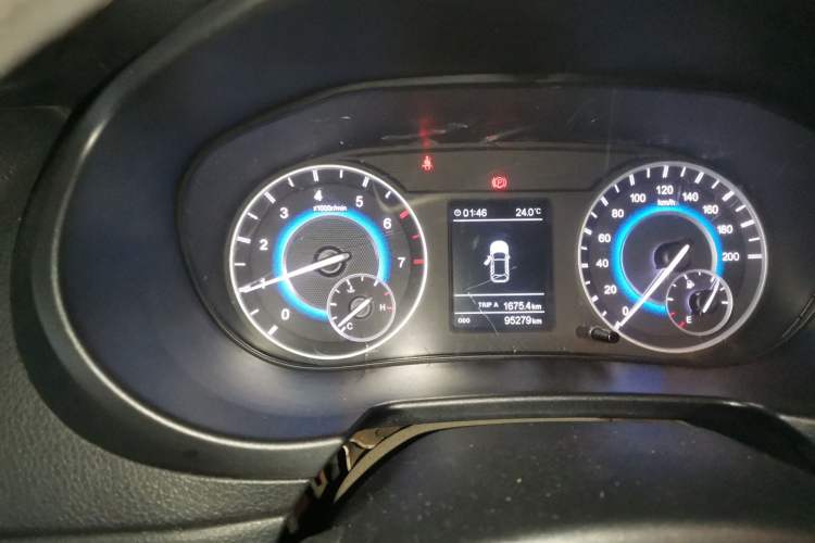 Used Dongfeng Fengon S560 2018 1.8L Manual Urban Model 5 Seats Instrument Cluster