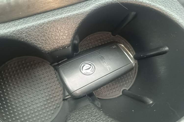 Used Dongfeng Fengon S560 2018 1.8L CVT Smart Connect 7-Seater Interior 1