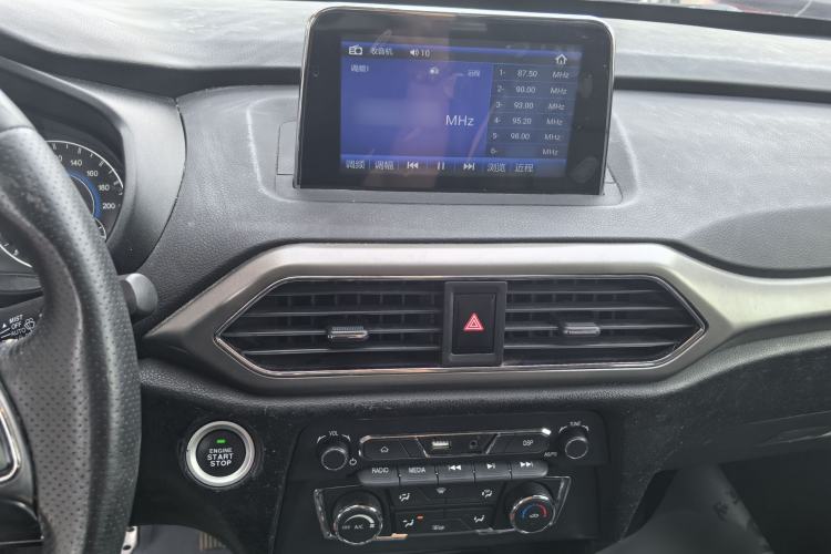 Used Dongfeng Fengon S560 2018 1.8L CVT Prestige Model Interior 3