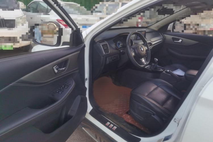 Used Dongfeng Fengon S560 2018 1.8L Manual Comfort 7-Seater Interior 3