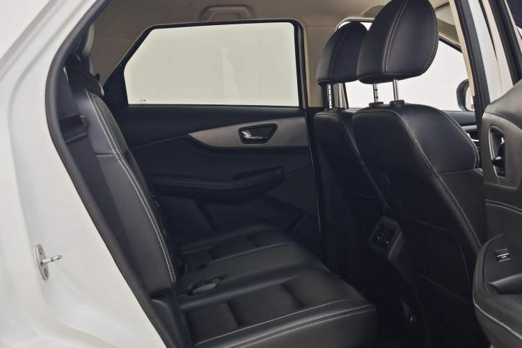 Used Dongfeng Fengon S560 2018 1.8L CVT Elite Model 7 Seats Interior 4