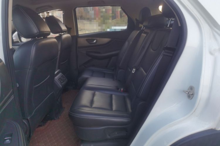 Used Dongfeng Fengon S560 2018 1.8L Manual Comfort 7-Seater Interior 4