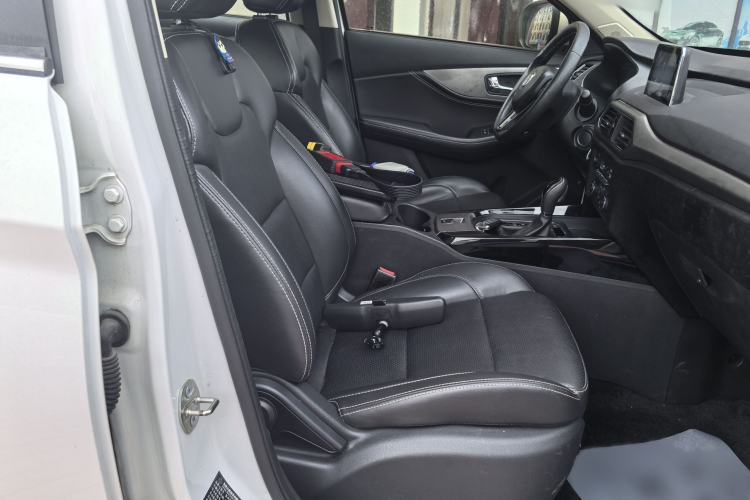 Used Dongfeng Fengon S560 2018 1.8L CVT Prestige Model Interior 8