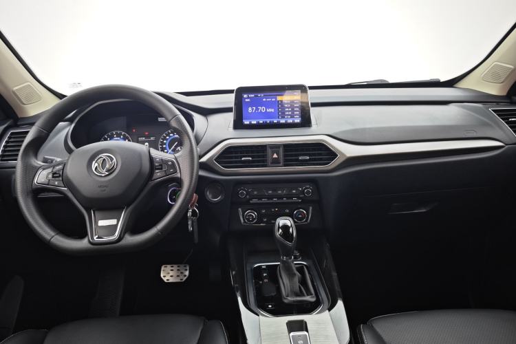 Used Dongfeng Fengon S560 2018 1.8L CVT Elite Model 7 Seats Interior 9