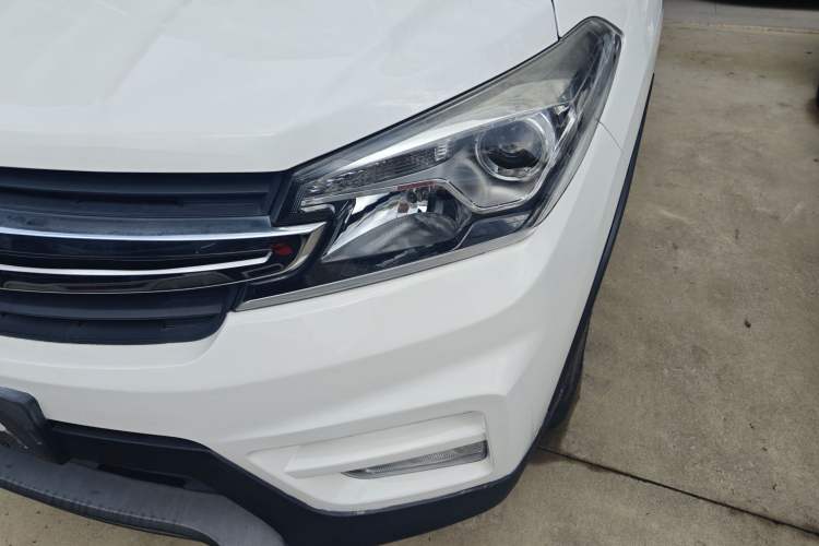 Used Dongfeng Fengon S560 2018 1.8L CVT Elite Model 7 Seats Left Front Headlight