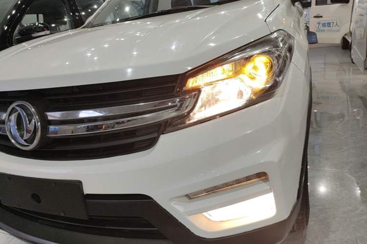 Used Dongfeng Fengon S560 2018 1.8L Manual Comfort 7-Seater Left Front Headlight