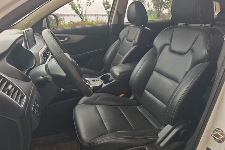 Used Dongfeng Fengon S560 2018 1.8L CVT Elite Model 7 Seats Left Front Seat
