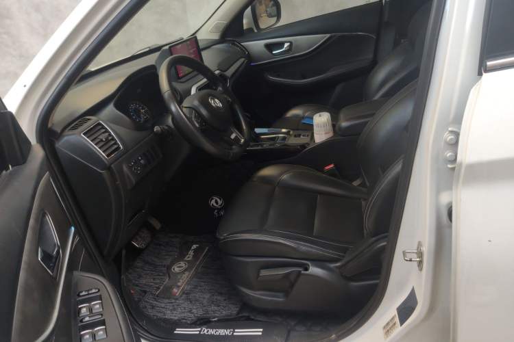 Used Dongfeng Fengon S560 2018 1.8L CVT Elite Model 7 Seats Left Front Seat