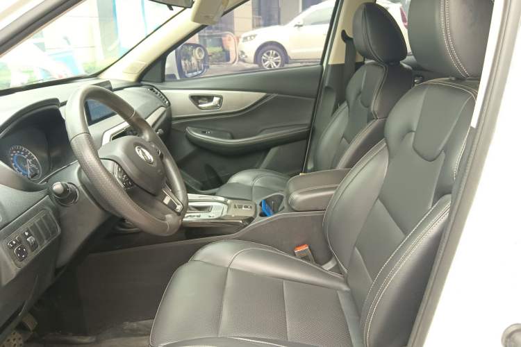Used Dongfeng Fengon S560 2018 1.8L CVT Elite Model 7 Seats Left Front Seat
