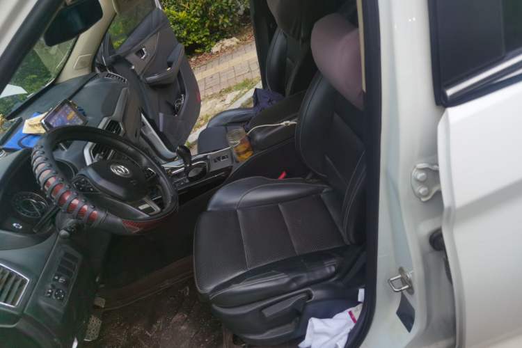Used Dongfeng Fengon S560 2018 1.8L CVT Elite Model 7 Seats Left Front Seat