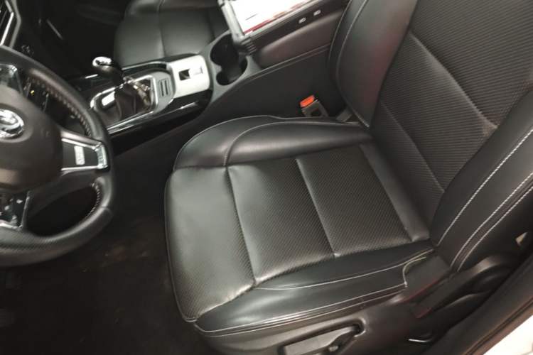 Used Dongfeng Fengon S560 2018 1.8L Manual Luxury 7-Seater Left Front Seat