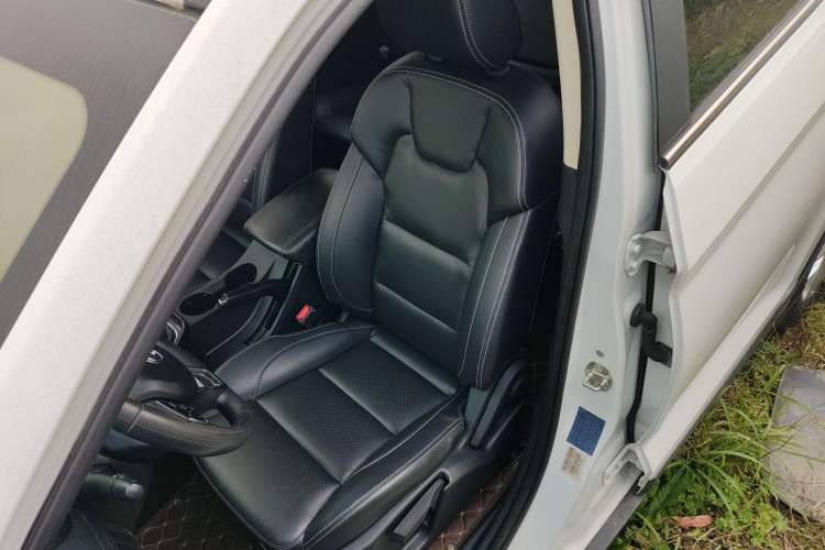 Used Dongfeng Fengon S560 2018 1.8L Manual Urban Model 7 Seats Left Front Seat