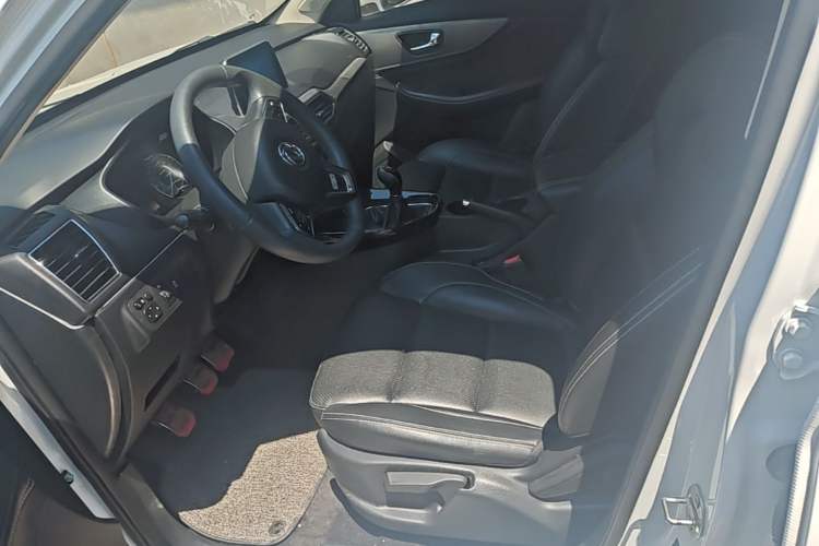 Used Dongfeng Fengon S560 2018 1.8L Manual Comfort 7-Seater Left Front Seat