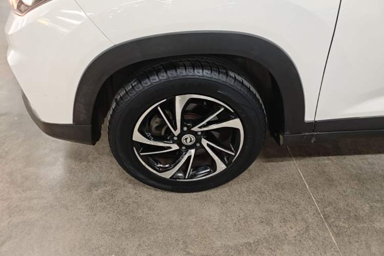 Used Dongfeng Fengon S560 2018 1.8L Manual Comfort 7-Seater Left Front Wheel Hub