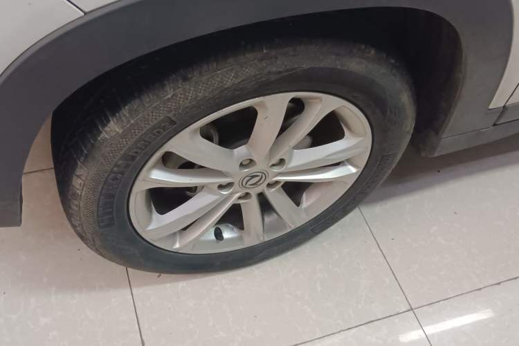 Used Dongfeng Fengon S560 2018 1.8L CVT Elite Model 5 Seats Left Front Wheel Hub