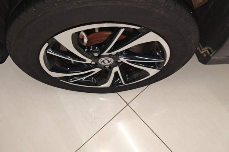 Used Dongfeng Fengon S560 2018 1.8L Manual Luxury 7-Seater Left Front Wheel Hub