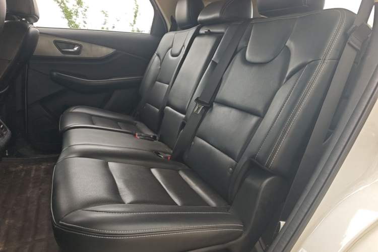 Used Dongfeng Fengon S560 2018 1.8L CVT Elite Model 7 Seats Left Rear Seat