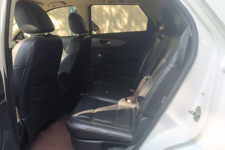 Used Dongfeng Fengon S560 2018 1.8L Manual Urban Model 7 Seats Left Rear Seat