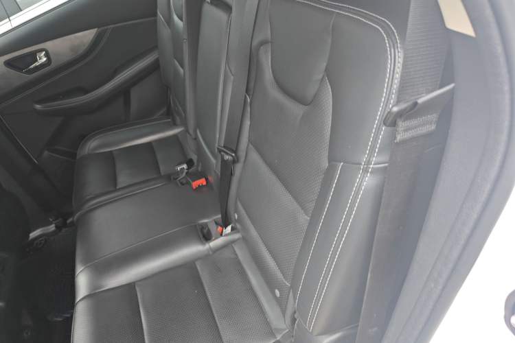 Used Dongfeng Fengon S560 2018 1.8L CVT Elite Model 7 Seats Left Rear Seat