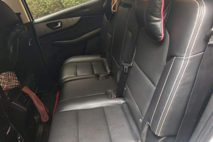 Used Dongfeng Fengon S560 2018 1.8L CVT Elite Model 7 Seats Left Rear Seat