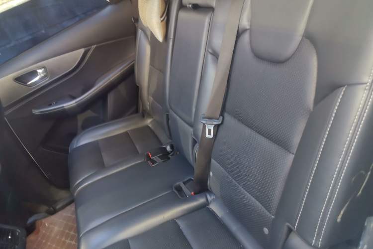Used Dongfeng Fengon S560 2018 1.8L CVT Prestige Model Left Rear Seat
