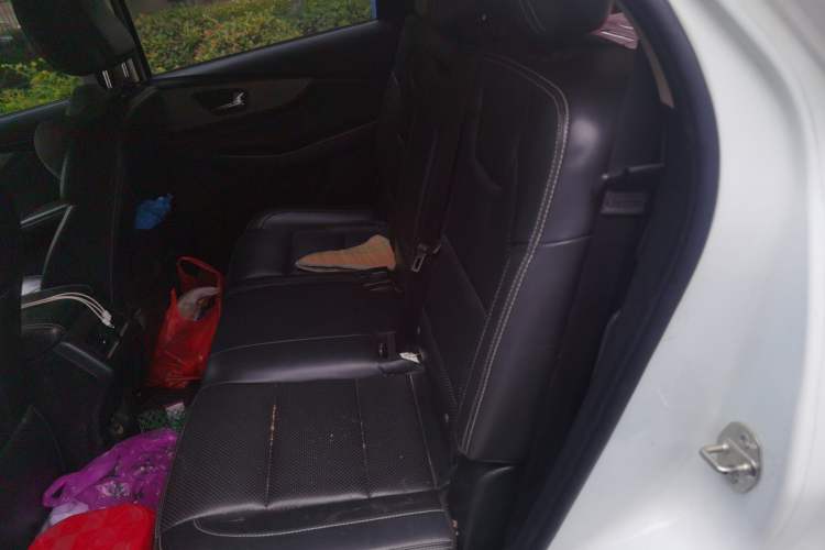 Used Dongfeng Fengon S560 2018 1.8L CVT Elite Model 7 Seats Left Rear Seat