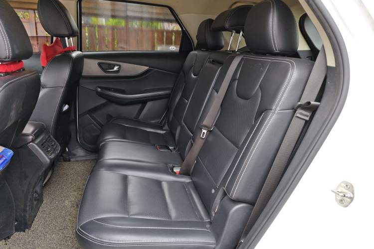 Used Dongfeng Fengon S560 2018 1.8L CVT Elite Model 7 Seats Left Rear Seat