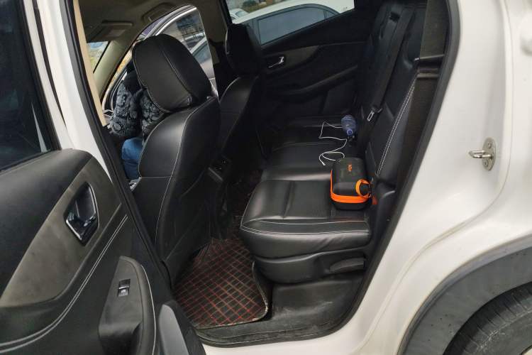 Used Dongfeng Fengon S560 2018 1.8L CVT Prestige Model Left Rear Seat