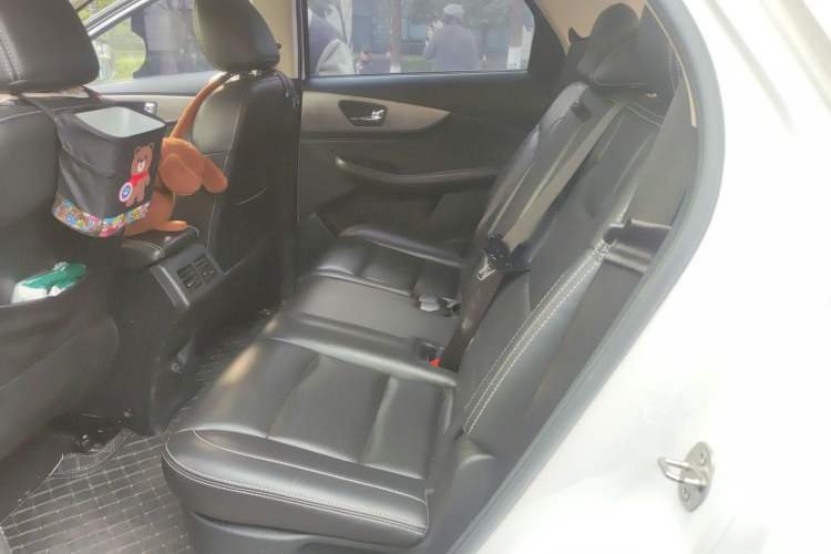 Used Dongfeng Fengon S560 2018 1.8L CVT Prestige Model Left Rear Seat