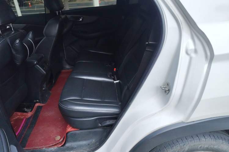 Used Dongfeng Fengon S560 2018 1.8L Manual Comfort 5-Seater China V Standard Left Rear Seat