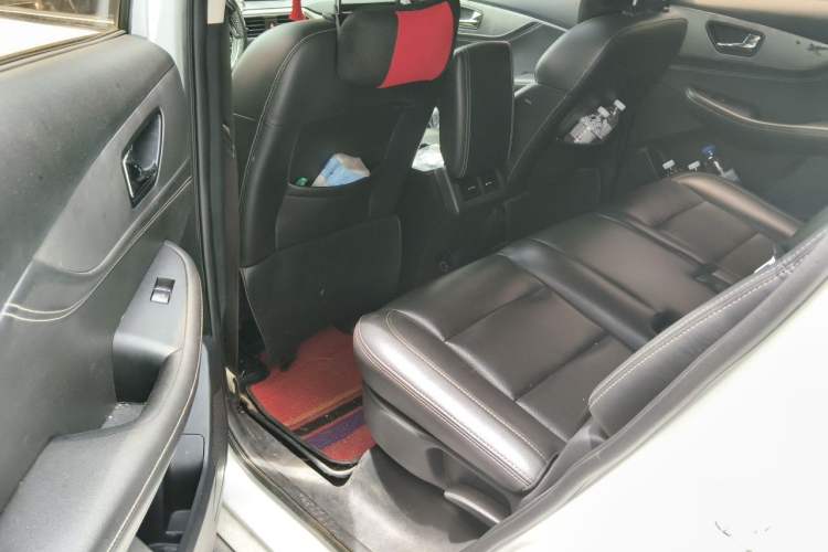 Used Dongfeng Fengon S560 2018 1.8L Manual Comfort 7-Seater Left Rear Seat