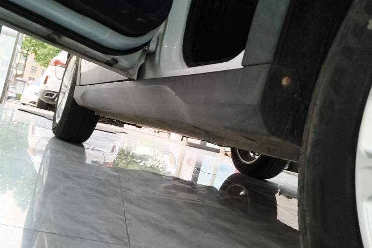 Used Dongfeng Fengon S560 2018 1.8L Manual Urban Model 7 Seats Left Side Sill