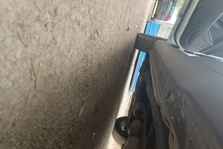 Used Dongfeng Fengon S560 2018 1.8L CVT Smart Connect 7-Seater Left Side Sill