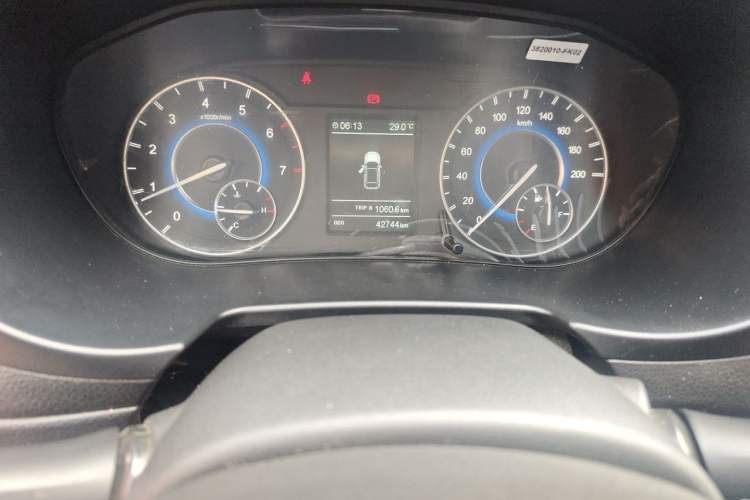 Used Dongfeng Fengon S560 2018 1.8L Manual Comfort 7-Seater Odometer Close Up