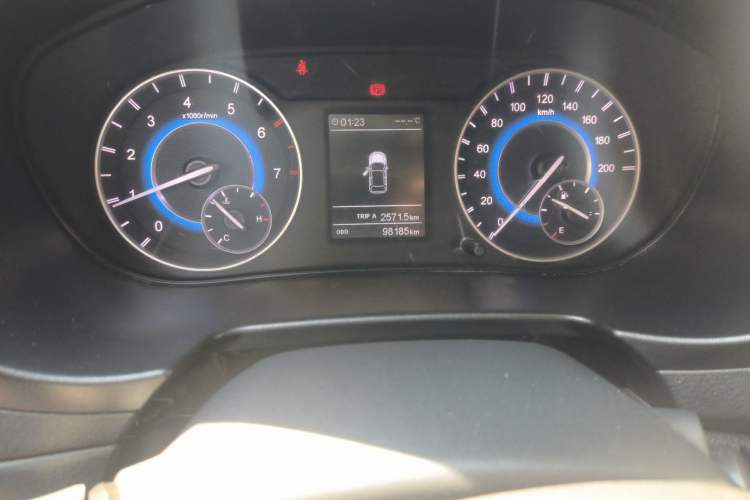 Used Dongfeng Fengon S560 2018 1.8L Manual Urban Model 7 Seats Odometer Close Up