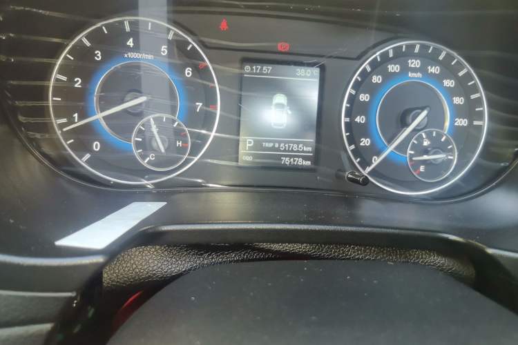 Used Dongfeng Fengon S560 2018 1.8L CVT Prestige Model Odometer Close Up